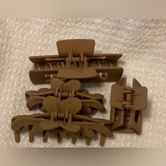 Hair Clips - Picture 2 of 4